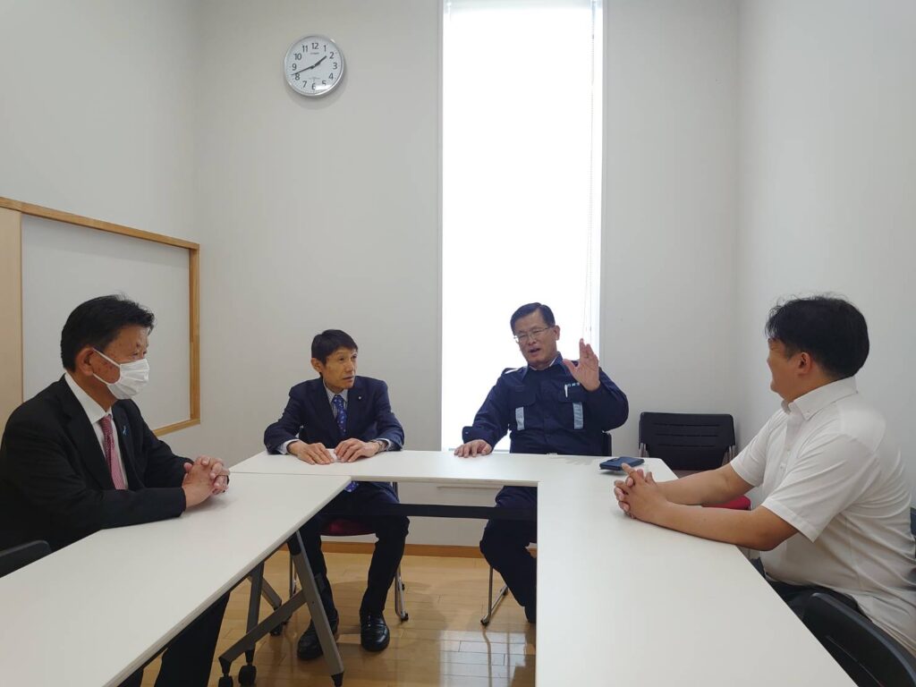 白岡市役所視察